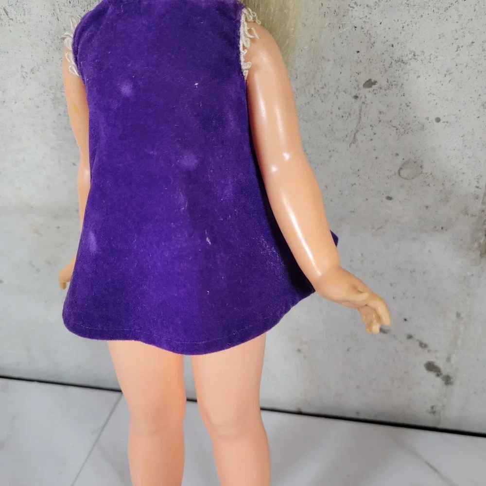 Vtg 1970s Ideal Crissy Family‎ Cousin Velvet With Original Dress Purple Damaged